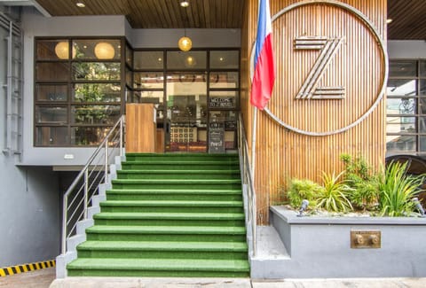 Facade/entrance
