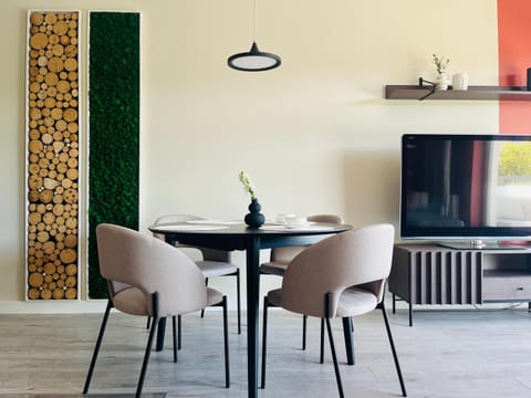 TV and multimedia, Living room, Dining area