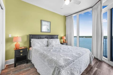 Bel Sole 1102 Spacious water view beach access House in West Beach