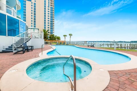 Bel Sole 1102 Spacious water view beach access House in West Beach