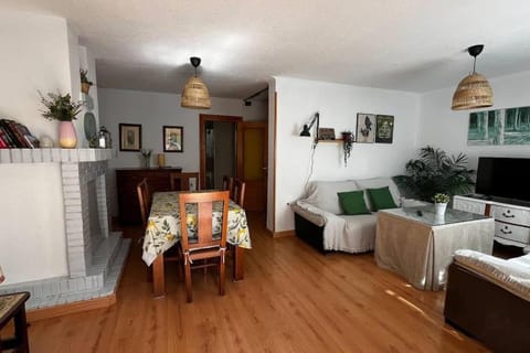 TV and multimedia, Living room, Dining area