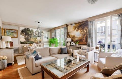 Living room, Decorative detail, Seating area