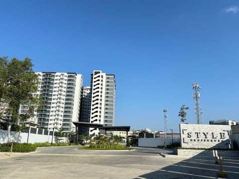 Property building, Location