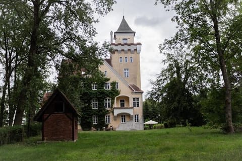 Property building, Spring, Day, Natural landscape, Garden view