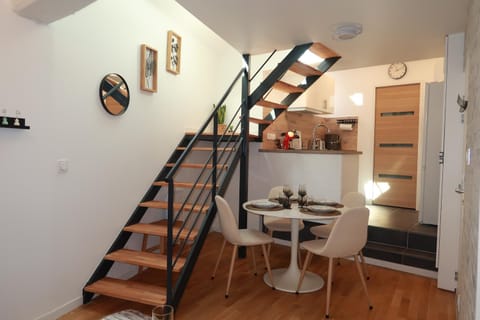 Duplex cosy à 7 minutes à pied du RER Nanterre ville Apartment in Île-de-France