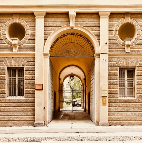 Property building, Facade/entrance