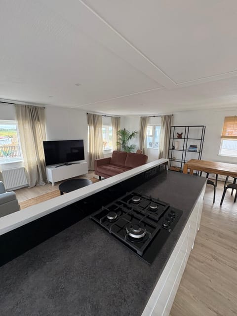 Serenity Lodge, Riverside with Free Parking House in Christchurch