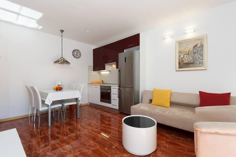 Kitchen or kitchenette, Living room, Dining area