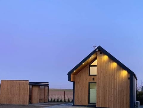 Klimatyzowany domek letniskowy Nature lodge in West Pomeranian Voivodeship, Poland