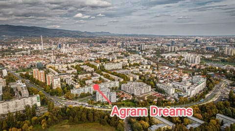 Bird's eye view, City view, Location
