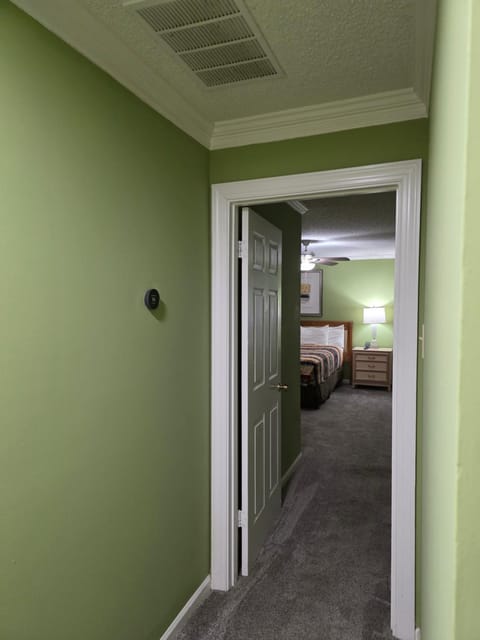 6BR in Suburban area close to Freeway and Galeria House in Bartlett