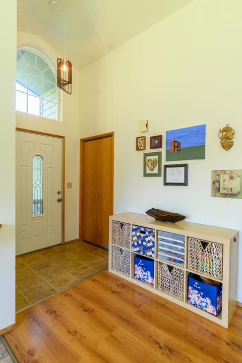 River House - 4 bedroom, 2 bath private home House in Eugene