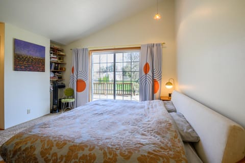 River House - 4 bedroom, 2 bath private home House in Eugene