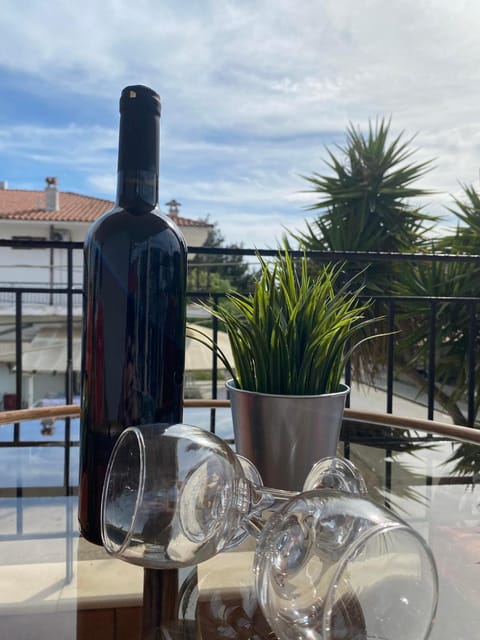 View (from property/room), Balcony/Terrace, Food and drinks, Drinks, Alcoholic drinks