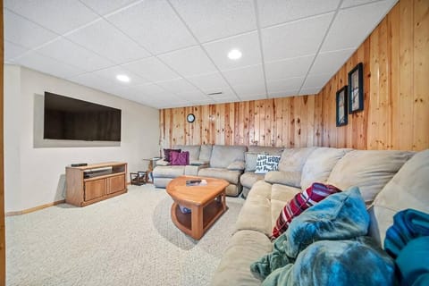 TV and multimedia, Living room, Seating area