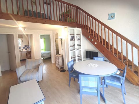 Duplex avec Terrasse, à 250 m de la Plage du Fogeo et Proche Commerces - FR-1-639-114 Apartment in Arzon