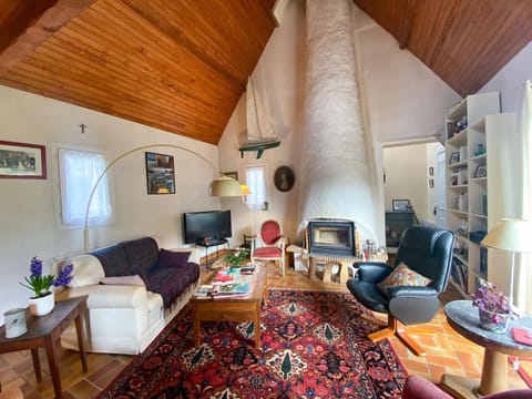 Maison spacieuse 6-8 pers., plage & port Logeo à 200m, jardin et terrasse - FR-1-639-115 House in Brittany