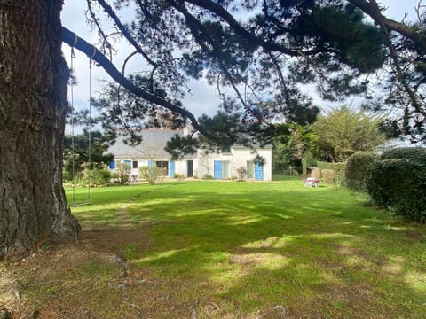 Maison spacieuse 6-8 pers., plage & port Logeo à 200m, jardin et terrasse - FR-1-639-115 House in Brittany