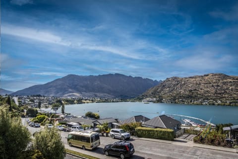 View (from property/room), Balcony/Terrace, Lake view