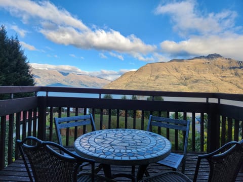 Patio, Day, Natural landscape, View (from property/room), Balcony/Terrace, Dining area, Mountain view