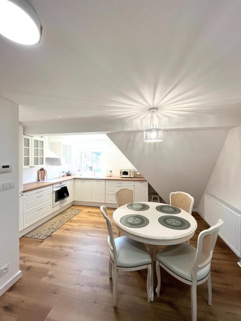 Kitchen or kitchenette, Dining area, kitchen