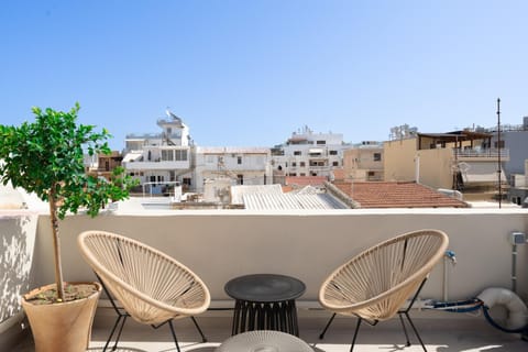 Balcony/Terrace, City view
