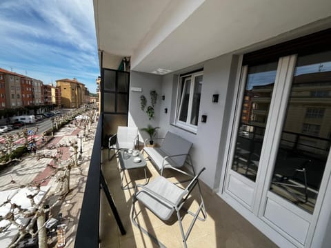 Property building, Patio, View (from property/room), Balcony/Terrace, City view