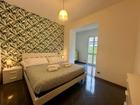 Bed, Living room, Photo of the whole room, Seating area, Bedroom