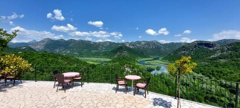 Balcony/Terrace, Lake view