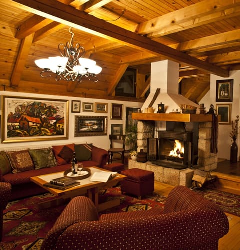 Communal lounge/ TV room