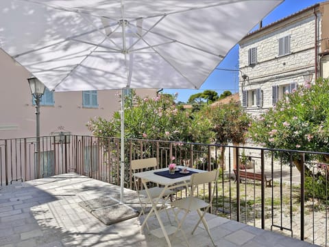 Property building, Patio, Spring, Day, Garden, View (from property/room), Balcony/Terrace, Dining area, Garden view