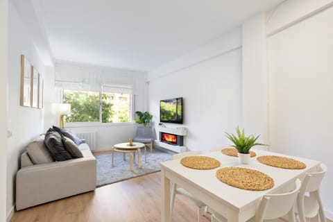 TV and multimedia, Living room, Dining area