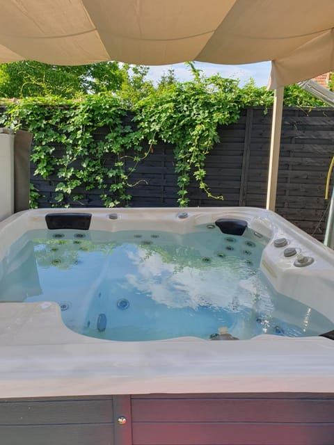 Garden, Hot Tub, Spa and wellness centre/facilities, Swimming pool, Open Air Bath