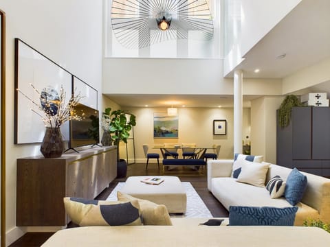 TV and multimedia, Living room, Photo of the whole room, Seating area