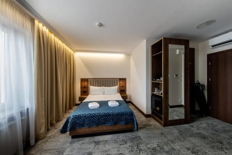 Bed, Photo of the whole room, Bedroom, towels, wardrobe, air conditioner