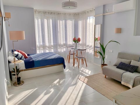 Bed, Living room, Photo of the whole room, Seating area, Bedroom
