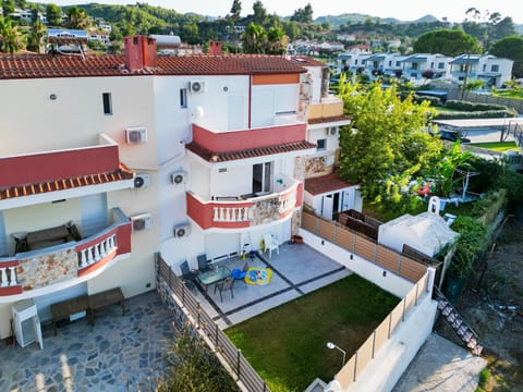 Property building, Bird's eye view, Inner courtyard view
