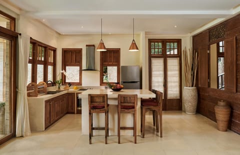 Restaurant/places to eat, Dining area, Breakfast, kitchen