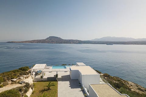 Nearby landmark, Day, Natural landscape, Balcony/Terrace, Mountain view, Pool view, Sea view, Swimming pool
