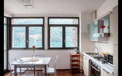 Riflessi sul Lago Apt Laglio - Alba Apartment in Laglio