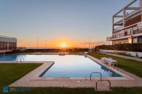 Swimming pool, Sunset, sunbed