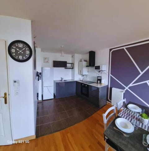 Coffee/tea facilities, Kitchen or kitchenette, Dining area, minibar, pet friendly, stove