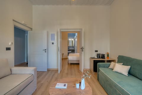 Living room, Photo of the whole room, Seating area