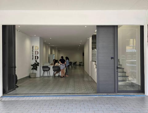 Property building, Facade/entrance, Lobby or reception