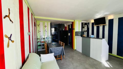 Living room, Dining area