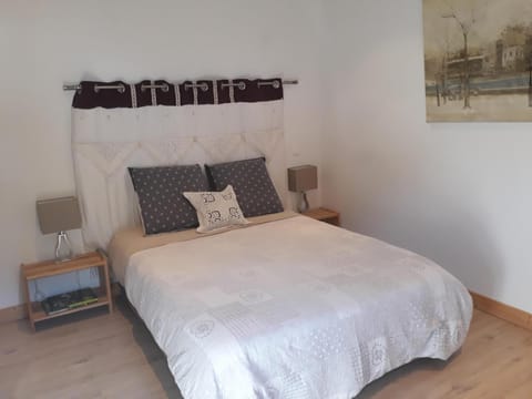 peniche l oiseau bleu Vacation rental in Lyon