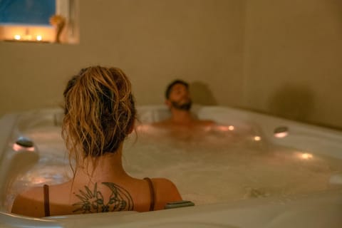 Hot Tub, Spa and wellness centre/facilities