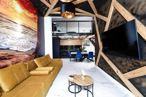 Communal lounge/ TV room, Kitchen or kitchenette, Living room, Dining area