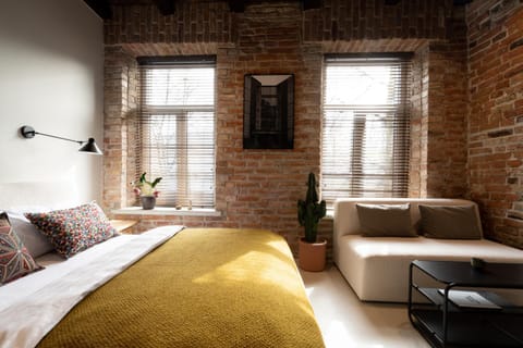 Bed, Photo of the whole room, Seating area