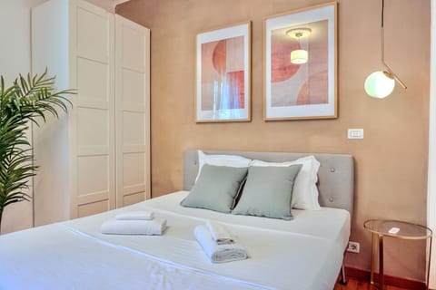 Bed, Photo of the whole room, Bedroom, towels, wardrobe